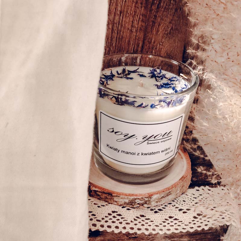 Świeca sojowa - kwiaty manoi z kwiatem wiśni 200 ml