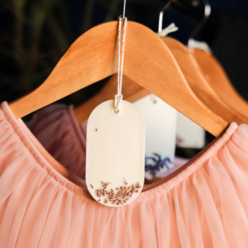 Zestaw zapachowych zawieszek z wosku sojowego do szafy - Kwiat Neroli, Migdały, Jaśmin Róża, Drzewo Sandałowe