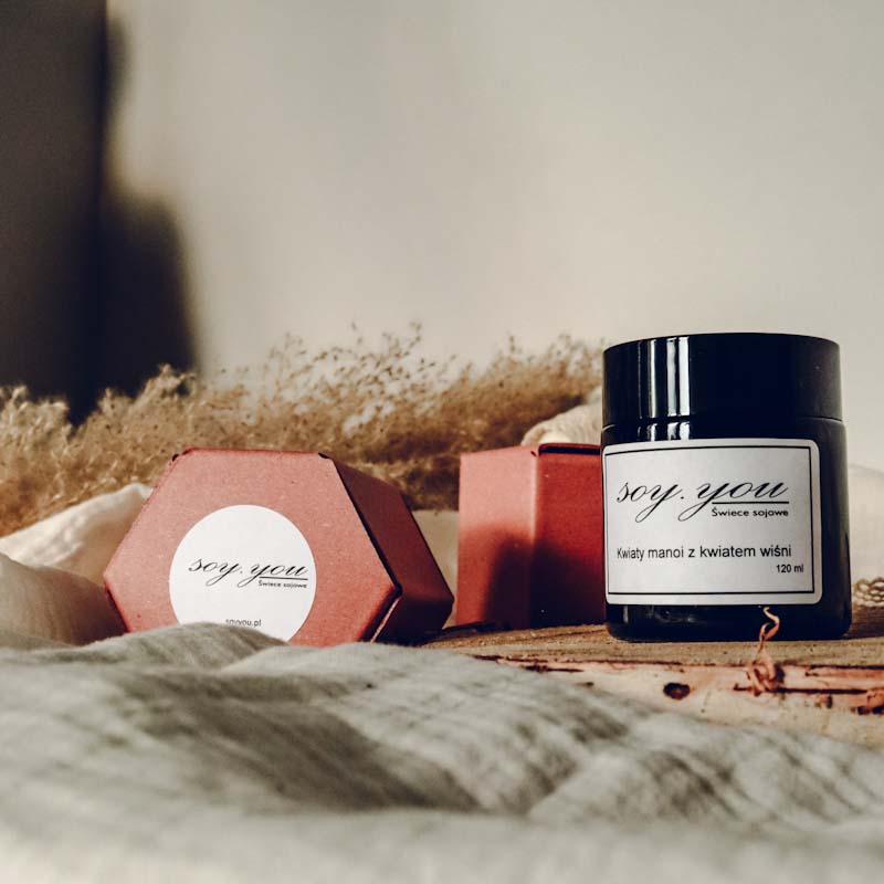 Świeca sojowa - kwiaty manoi z kwiatem wiśni 120 ml